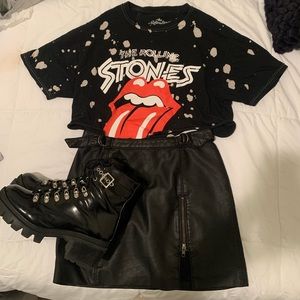 Rolling Stones cropped tee 🍒🔥😎